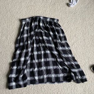 Gap Black, Gray, White Plaid Midi Skirt Size M